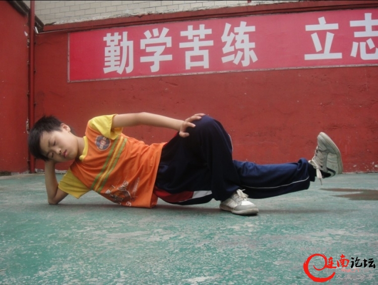 【唐思正】的弟子动作照19.jpg