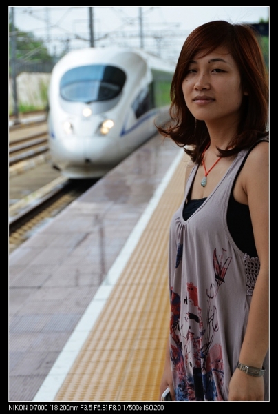 nEO_IMG_等车.jpg