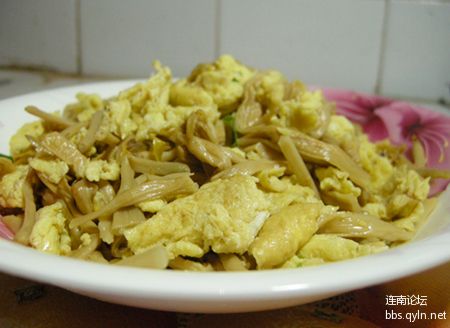  黄花菜炒鸡蛋