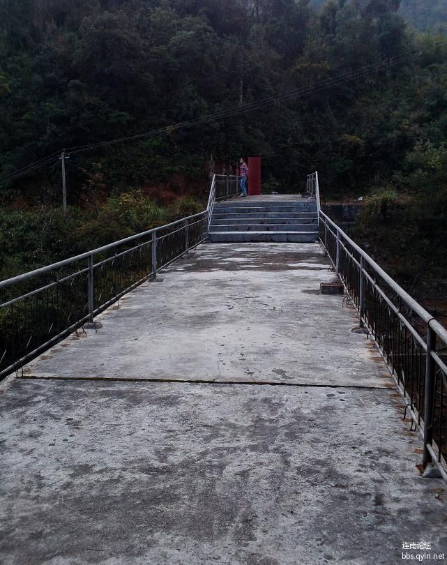 水库一角（大坝）.jpg